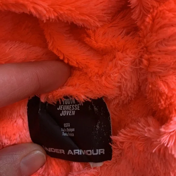 Youth Under Armour beanie - Picture 3 of 4